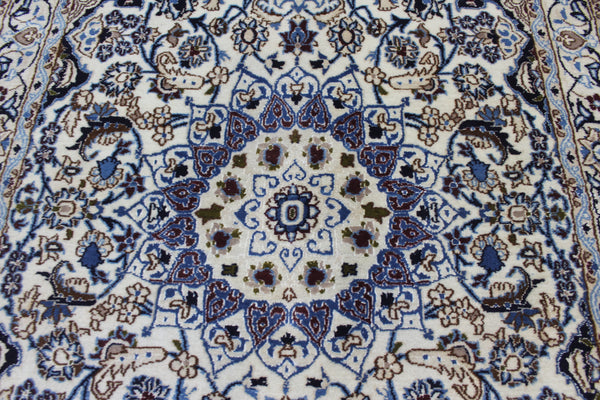 Persian Nain Wool Rug 197 × 117 cm – Handmade Floral Medallion Rug