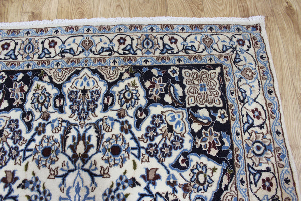 Persian Nain Wool Rug 197 × 117 cm – Handmade Floral Medallion Rug