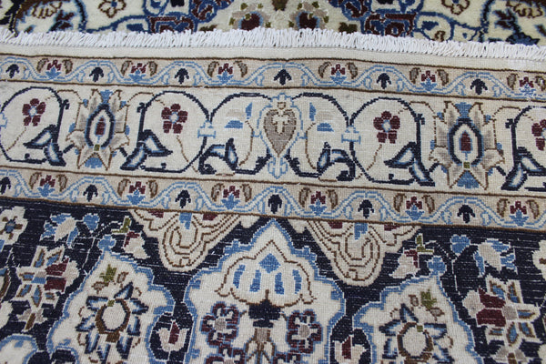 Persian Nain Wool Rug 197 × 117 cm – Handmade Floral Medallion Rug
