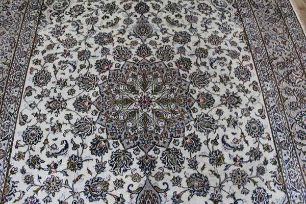 Persian Kashan Rug 293 × 200 cm – Handmade Wool Floral Medallion Carpet