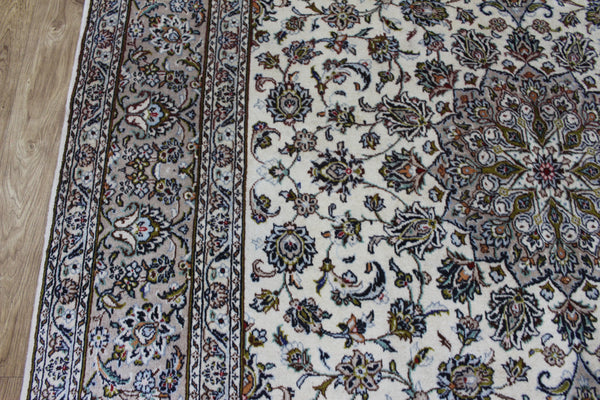 Persian Kashan Rug 293 × 200 cm – Handmade Wool Floral Medallion Carpet