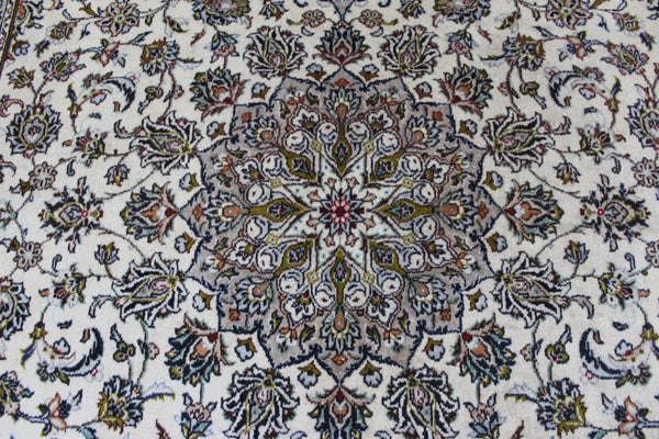 Persian Kashan Rug 293 × 200 cm – Handmade Wool Floral Medallion Carpet