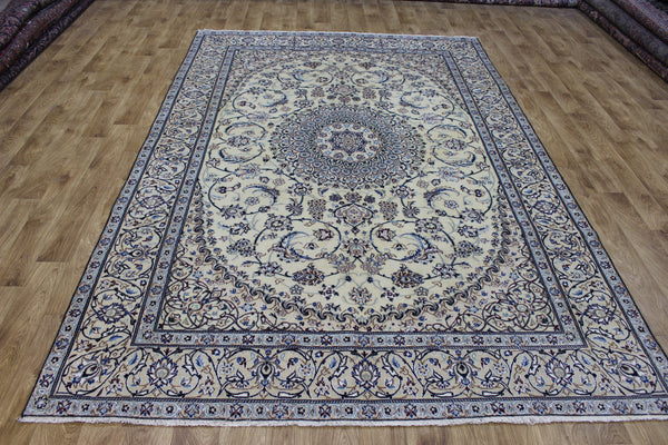 Persian Nain Wool & Silk Rug 292 × 192 cm – Hand-Knotted Floral Medallion Carpet