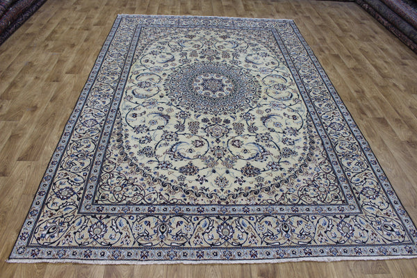 Persian Nain Wool & Silk Rug 292 × 192 cm – Hand-Knotted Floral Medallion Carpet