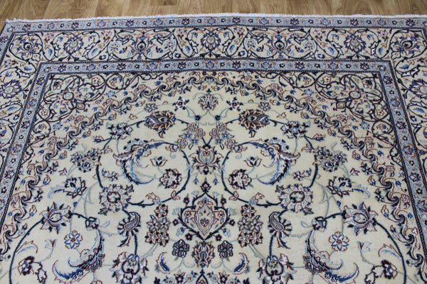 Persian Nain Wool & Silk Rug 292 × 192 cm – Hand-Knotted Floral Medallion Carpet