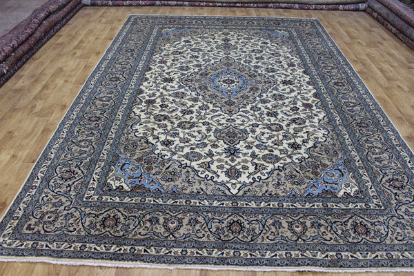 Persian Kashan Carpet 350 × 240 cm – Hand-Knotted Wool Floral Medallion Rug