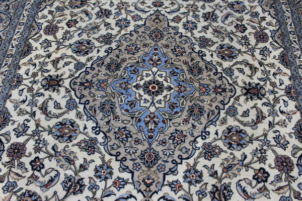 Persian Kashan Carpet 350 × 240 cm – Hand-Knotted Wool Floral Medallion Rug