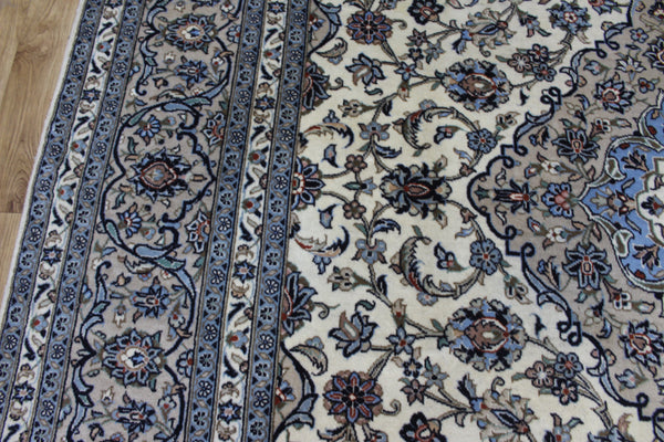 Persian Kashan Carpet 350 × 240 cm – Hand-Knotted Wool Floral Medallion Rug