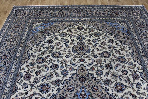 Persian Kashan Carpet 350 × 240 cm – Hand-Knotted Wool Floral Medallion Rug