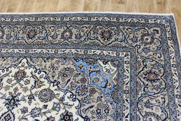 Persian Kashan Carpet 350 × 240 cm – Hand-Knotted Wool Floral Medallion Rug