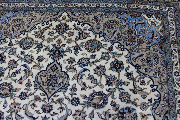 Persian Kashan Carpet 350 × 240 cm – Hand-Knotted Wool Floral Medallion Rug