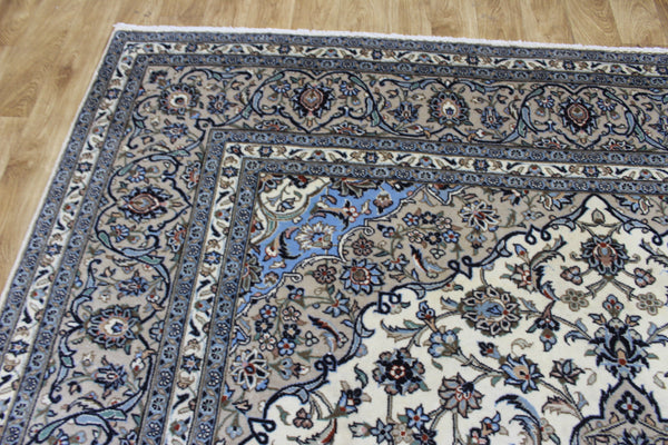 Persian Kashan Carpet 350 × 240 cm – Hand-Knotted Wool Floral Medallion Rug