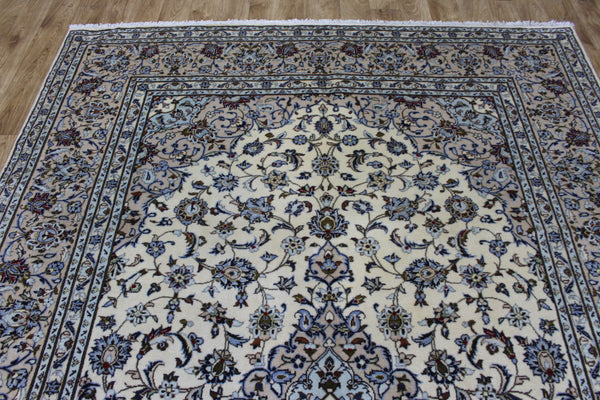 Persian Kashan Carpet 310 × 208 cm – Hand-Knotted Wool Floral Medallion Rug