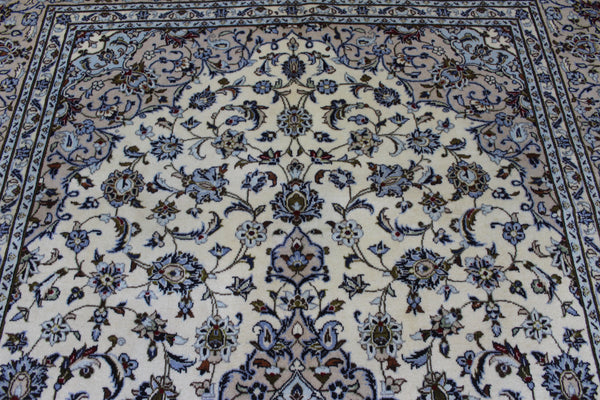Persian Kashan Carpet 310 × 208 cm – Hand-Knotted Wool Floral Medallion Rug