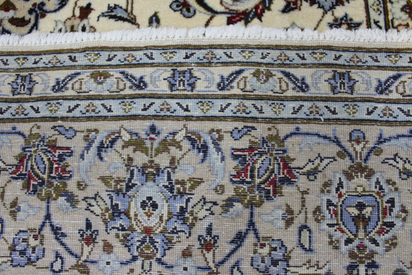 Persian Kashan Carpet 310 × 208 cm – Hand-Knotted Wool Floral Medallion Rug