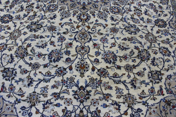 Persian Kashan Carpet 344 × 248 cm – Hand-Knotted Wool Floral Rug