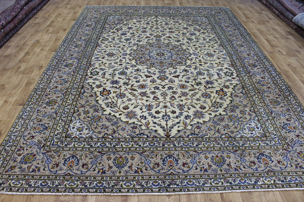 Persian Kashan Carpet 347 × 247 cm – Hand-Knotted Wool Floral Rug