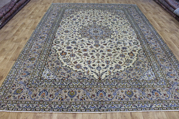 Persian Kashan Carpet 347 × 247 cm – Hand-Knotted Wool Floral Rug