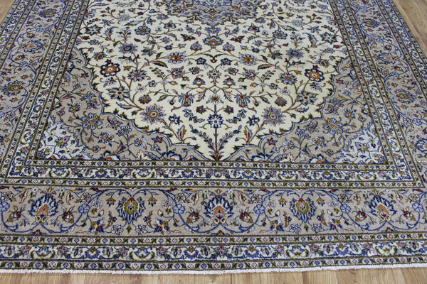Persian Kashan Carpet 347 × 247 cm – Hand-Knotted Wool Floral Rug