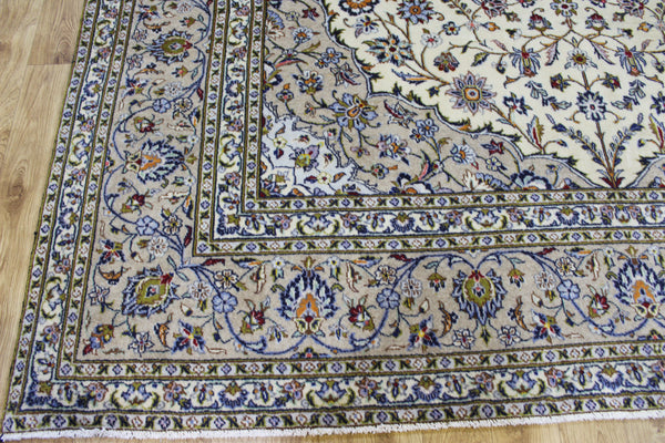 Persian Kashan Carpet 347 × 247 cm – Hand-Knotted Wool Floral Rug