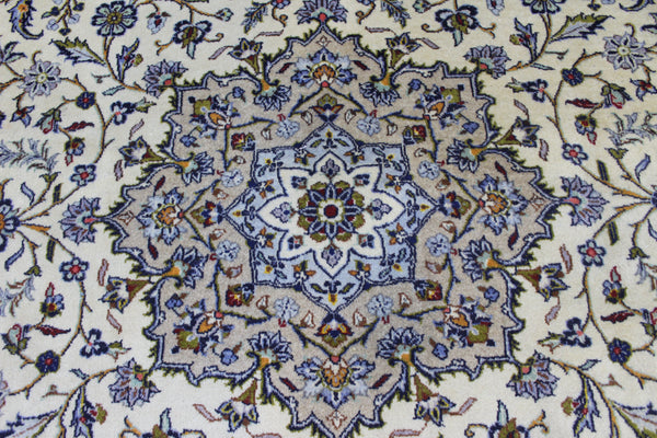 Persian Kashan Carpet 347 × 247 cm – Hand-Knotted Wool Floral Rug