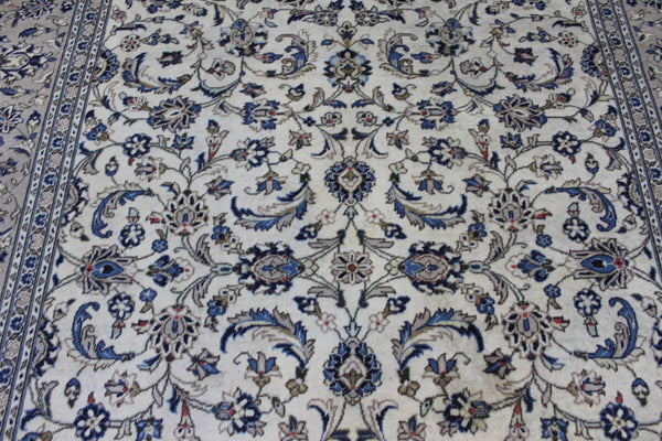 Persian Kashan Carpet 292 × 194 cm – Hand-Knotted Wool All-Over Floral Rug