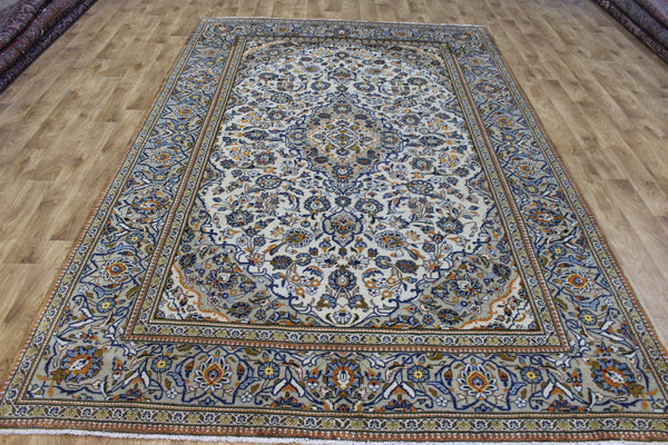 Persian Kashan Carpet 307 × 200 cm – Hand-Knotted Wool Floral Rug