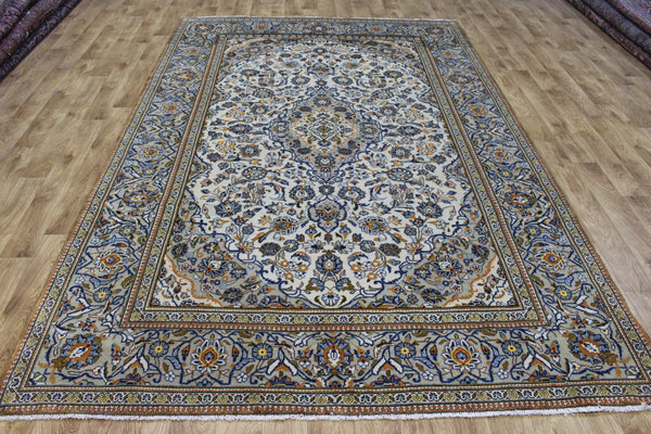 Persian Kashan Carpet 307 × 200 cm – Hand-Knotted Wool Floral Rug