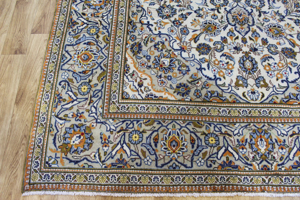 Persian Kashan Carpet 307 × 200 cm – Hand-Knotted Wool Floral Rug