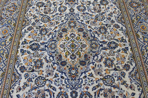 Persian Kashan Carpet 307 × 200 cm – Hand-Knotted Wool Floral Rug