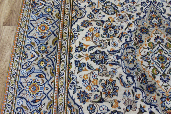 Persian Kashan Carpet 307 × 200 cm – Hand-Knotted Wool Floral Rug