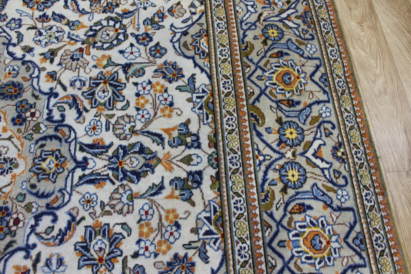 Persian Kashan Carpet 307 × 200 cm – Hand-Knotted Wool Floral Rug