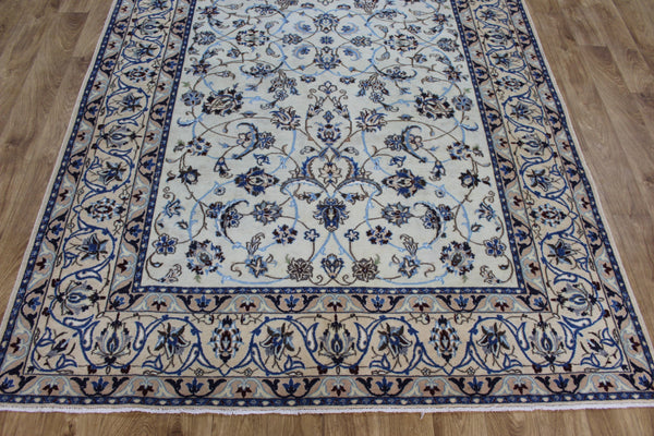 Persian Nain Wool & Silk Rug 260 × 165 cm – Hand-Knotted Floral Carpet