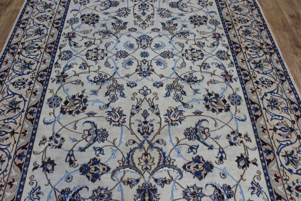 Persian Nain Wool & Silk Rug 260 × 165 cm – Hand-Knotted Floral Carpet