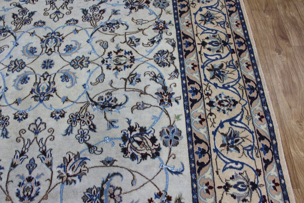 Persian Nain Wool & Silk Rug 260 × 165 cm – Hand-Knotted Floral Carpet