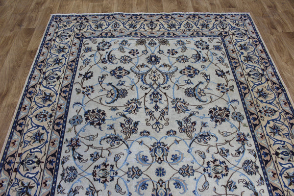 Persian Nain Wool & Silk Rug 260 × 165 cm – Hand-Knotted Floral Carpet