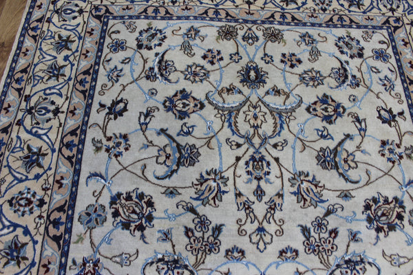 Persian Nain Wool & Silk Rug 260 × 165 cm – Hand-Knotted Floral Carpet