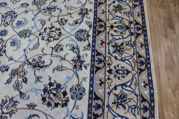 Persian Nain Wool & Silk Rug 260 × 165 cm – Hand-Knotted Floral Carpet