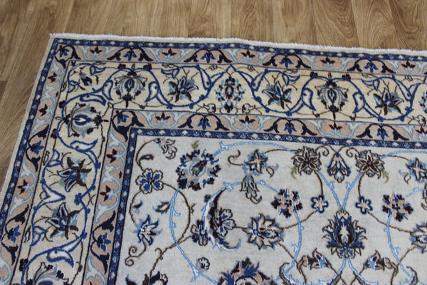 Persian Nain Wool & Silk Rug 260 × 165 cm – Hand-Knotted Floral Carpet