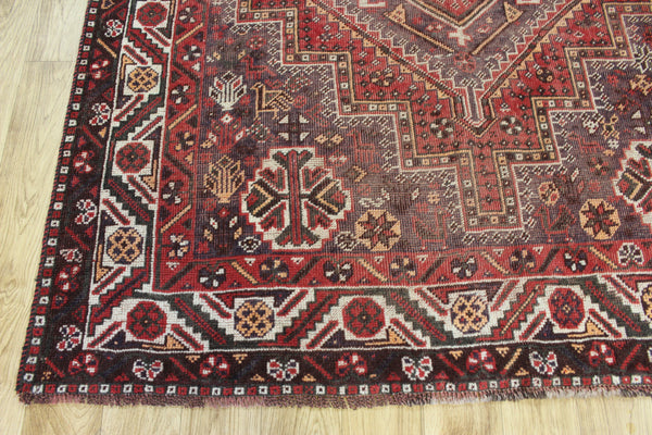 Vintage Persian Shiraz Qashqai Tribal Rug 230 × 157 cm – Hand-Knotted Wool