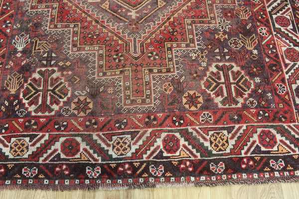 Vintage Persian Shiraz Qashqai Tribal Rug 230 × 157 cm – Hand-Knotted Wool