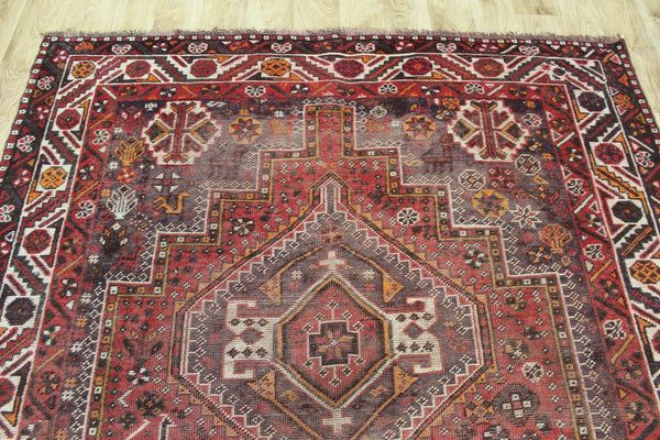 Vintage Persian Shiraz Qashqai Tribal Rug 230 × 157 cm – Hand-Knotted Wool