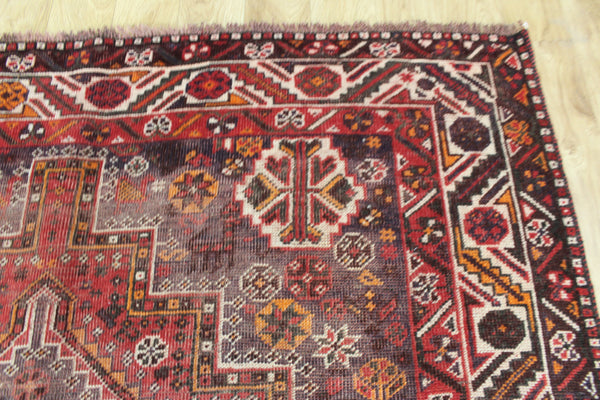 Vintage Persian Shiraz Qashqai Tribal Rug 230 × 157 cm – Hand-Knotted Wool