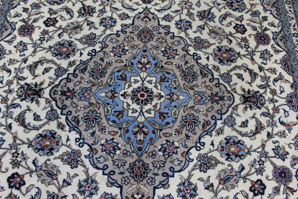 Persian Kashan Rug 350 × 248 cm – Handmade Wool Carpet