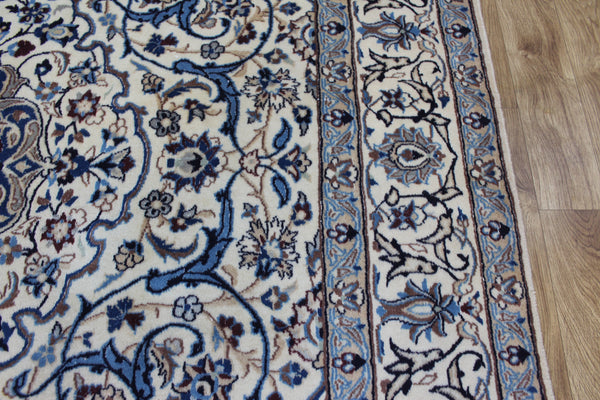 Persian Nain Wool & Silk Rug 304 × 192 cm – Hand-Knotted Floral Carpet