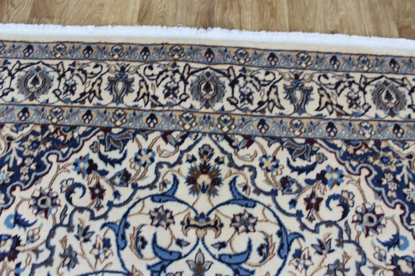 Persian Nain Wool & Silk Rug 304 × 192 cm – Hand-Knotted Floral Carpet