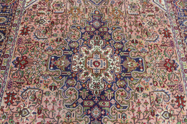 Persian Tabriz Carpet 294 × 200 cm – Hand-Knotted Wool Medallion Rug