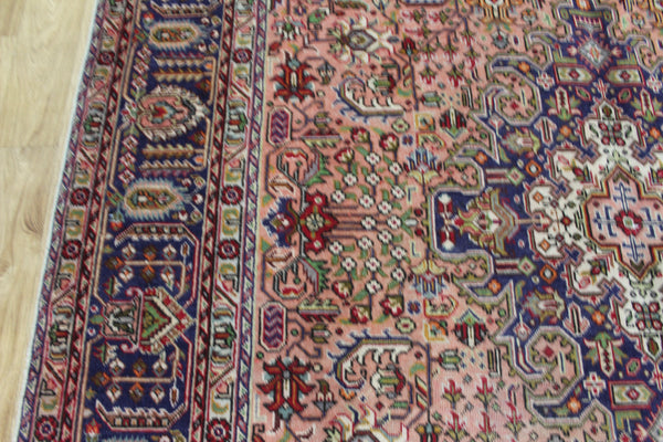 Persian Tabriz Carpet 294 × 200 cm – Hand-Knotted Wool Medallion Rug
