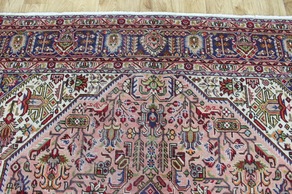 Persian Tabriz Carpet 294 × 200 cm – Hand-Knotted Wool Medallion Rug
