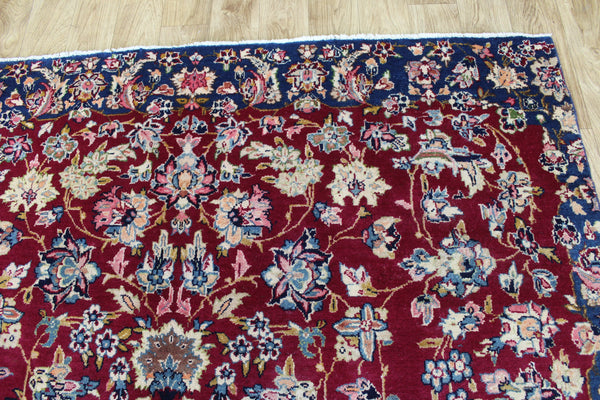 Persian Kerman Carpet 315 × 173 cm – Hand-Knotted Wool Floral Rug